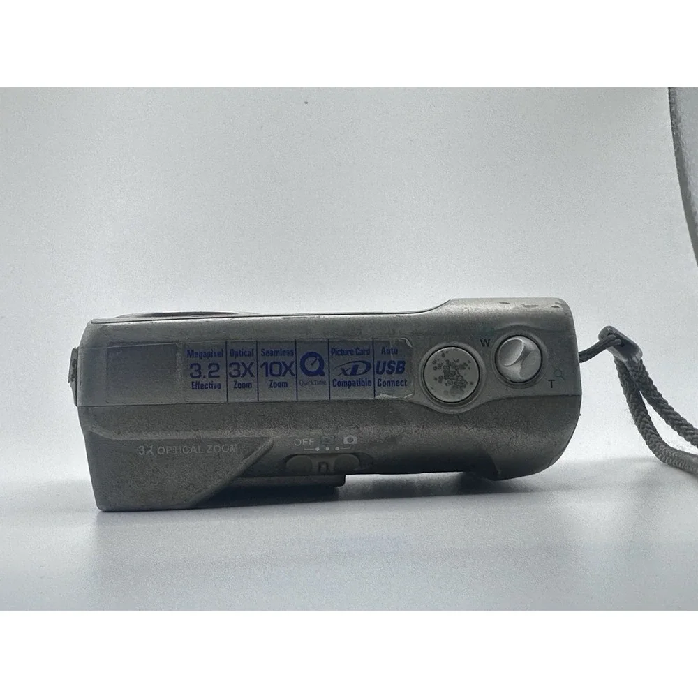 Olympus D-540 Zoom 3.2MP Y2K Digital Camera Untested for parts/repair